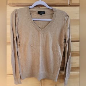 Banana Republic Forever Sweater. Size M.